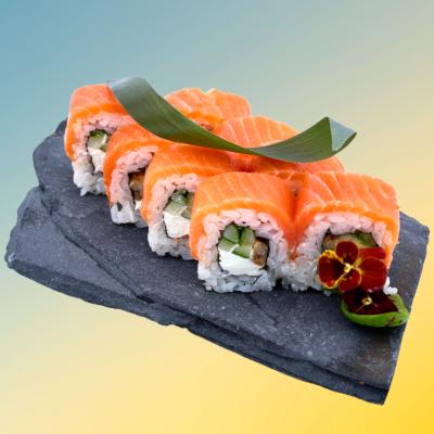 Роллы, гунканы, суши. 